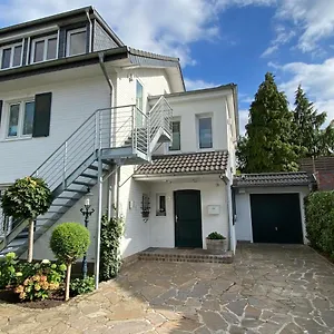 Dg Mit Separatem Eingang Nahe Düsseldorf Apartment