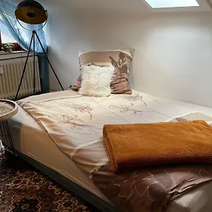 Gemuetliches Fuer Messe, Job & Kurzurlaub Im Gruenen, Naehe Duesseldorf Apartment